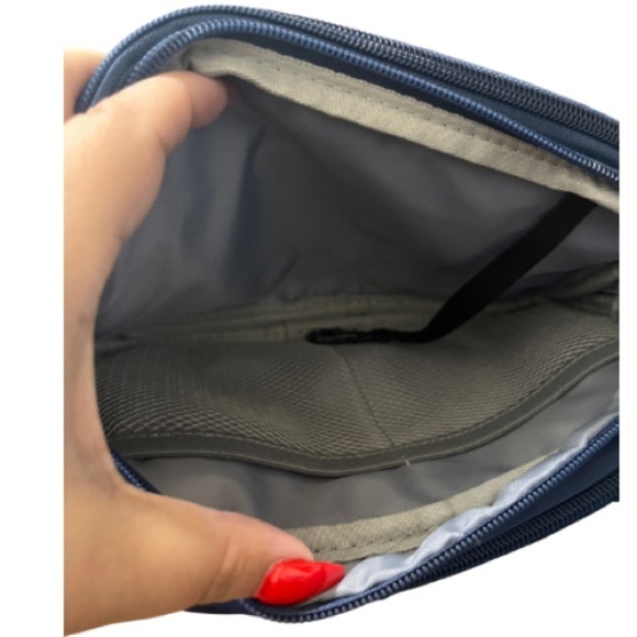 IHKWIP Blue Belt Bag with Green Strap - Picture 5 of 10